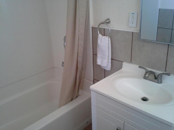 Boron Motel image 13