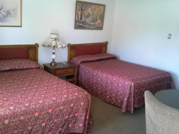 Boron Motel 5